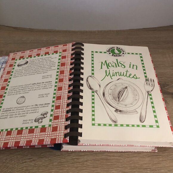 Gooseberry Patch Cookbooks Spiral Lot of 2 Meals in Minutes What’s For Dinner? - Picture 4 of 4